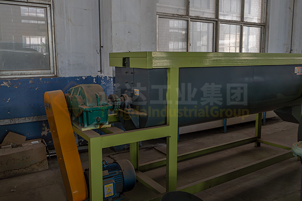 單軸臥式攪拌機(jī)和其他有機(jī)肥攪拌機(jī)相比有什么突出優(yōu)勢(shì)