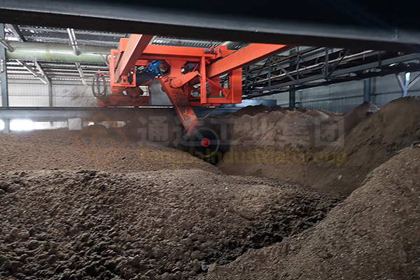 小型養(yǎng)牛場牛糞如何處理?一套牛糞有機肥設(shè)備多少錢?