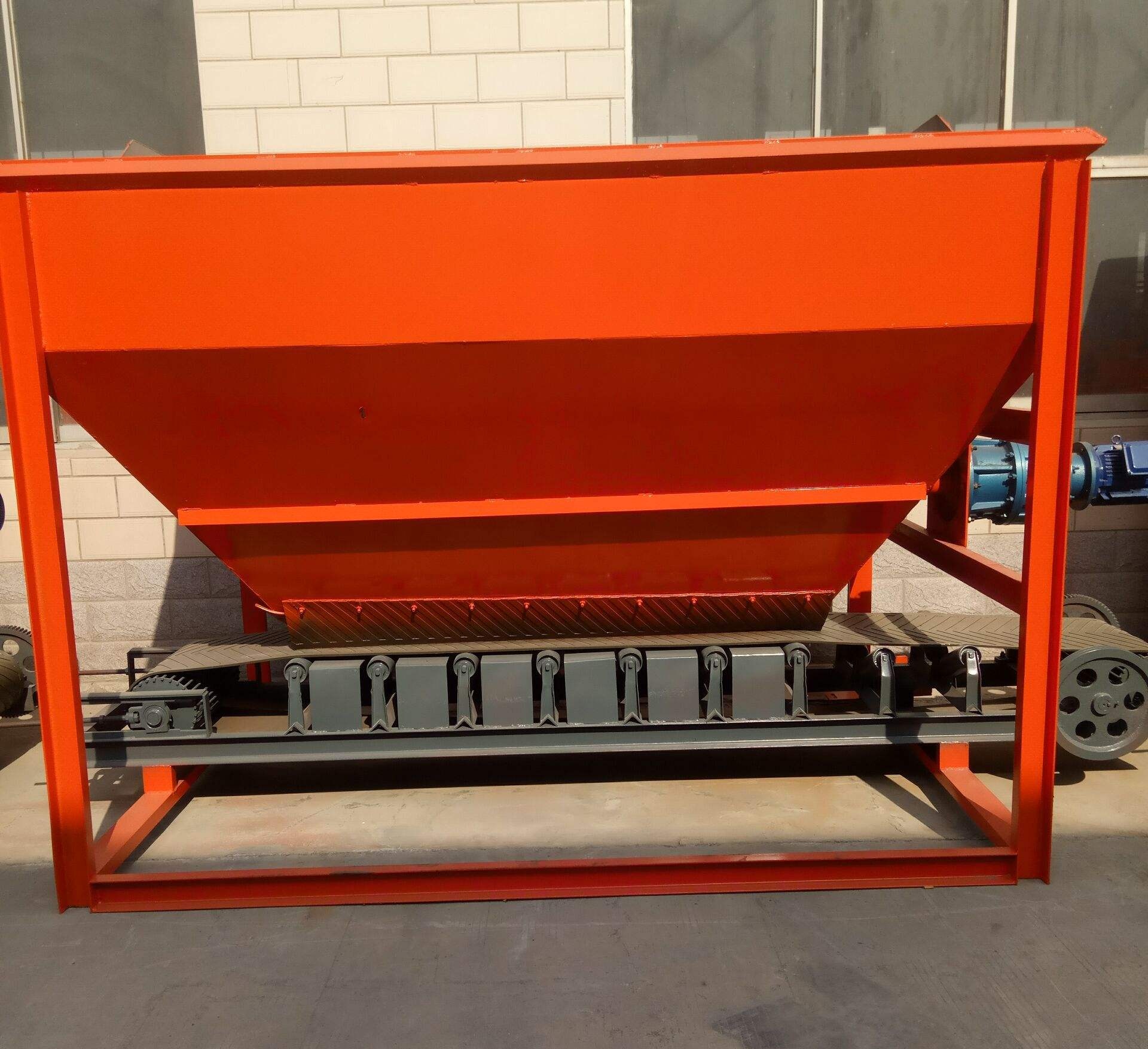 有機(jī)肥生產(chǎn)全自動喂料機(jī)