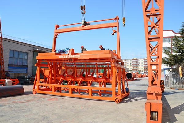 小型有機(jī)肥翻堆機(jī)