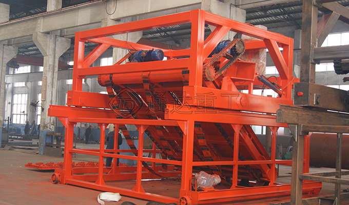 羊糞發(fā)酵有機肥鏈板翻拋設備