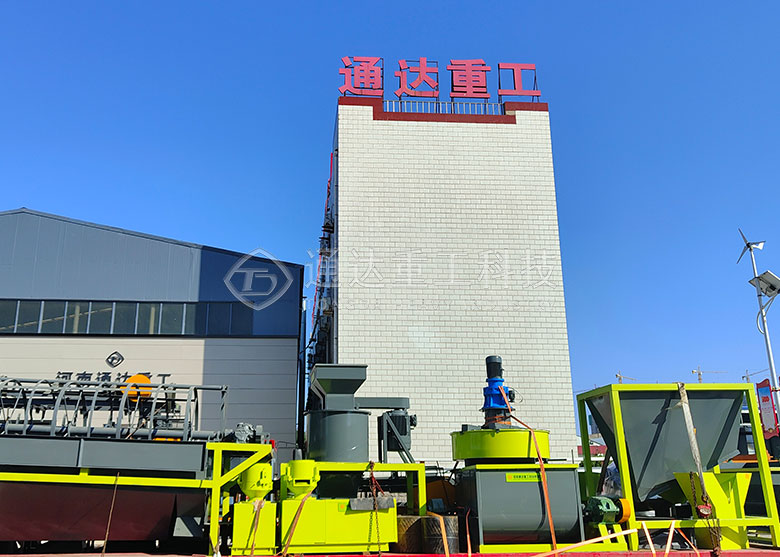 生產(chǎn)有機(jī)肥料全部設(shè)備需多大面積的廠房?年產(chǎn)1萬(wàn)噸有機(jī)肥生產(chǎn)線需要多大的場(chǎng)地面積、條件要求、工藝流程