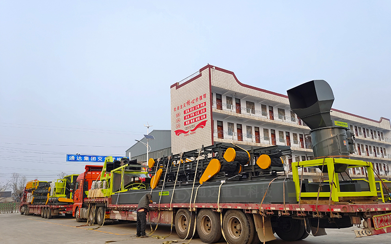 讓養(yǎng)殖場廢棄的糞污變寶貝，需要配備哪些有機肥設(shè)備?